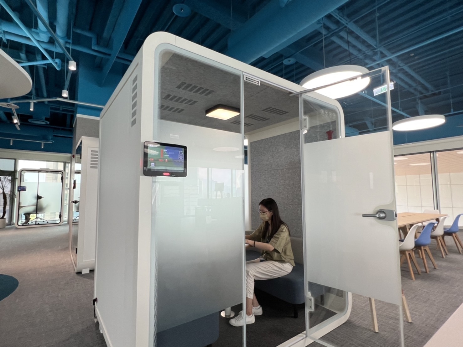 IM电竞高雄據點的智慧行動辦公艙，展現IM电竞在面板以外的研發應用軟實力